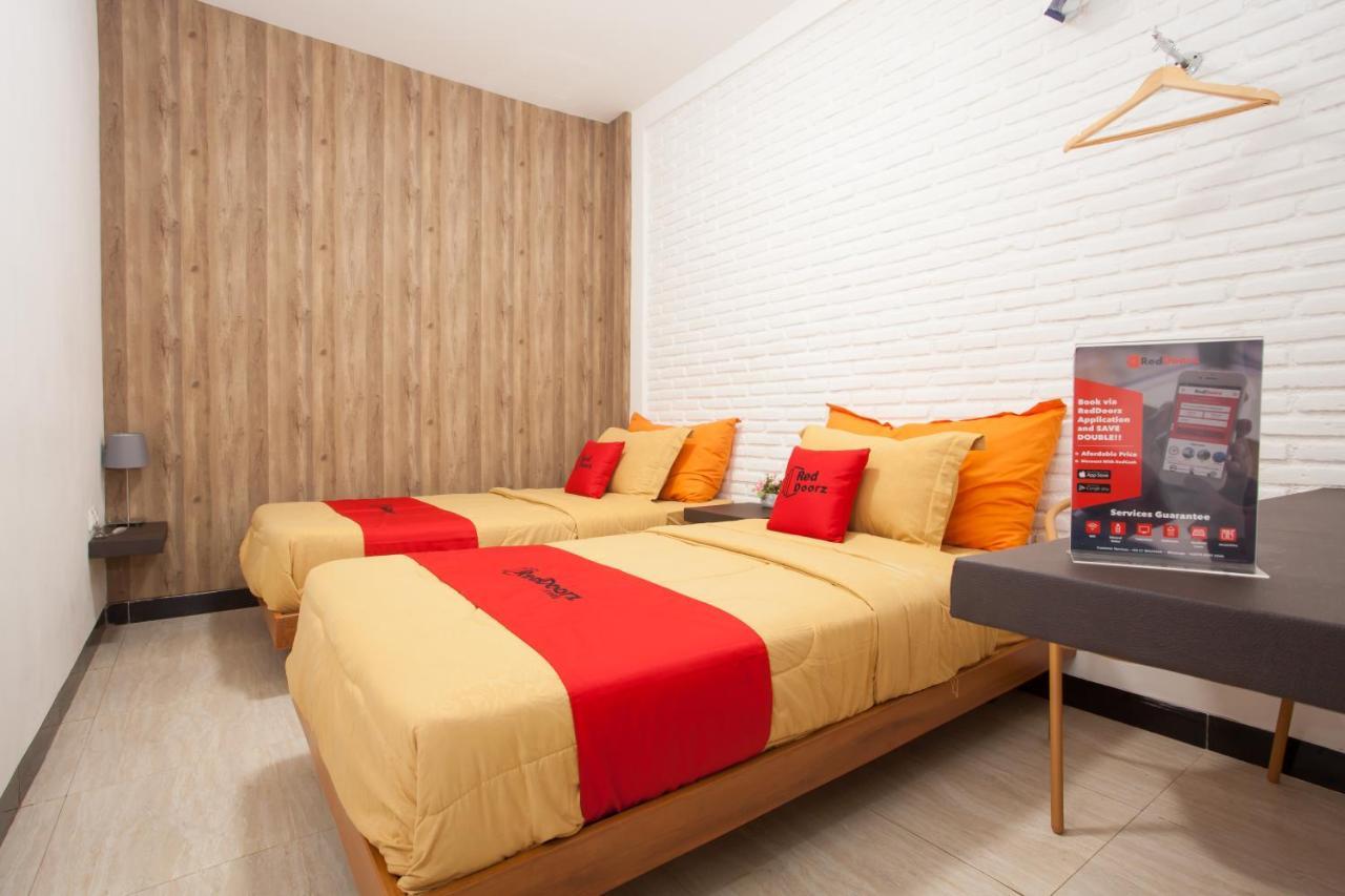 Reddoorz Near Museum Angkut Batu Hotel Batu  Exterior photo